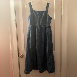 Madewell denim apron midi dress in clemons wash! Size 4